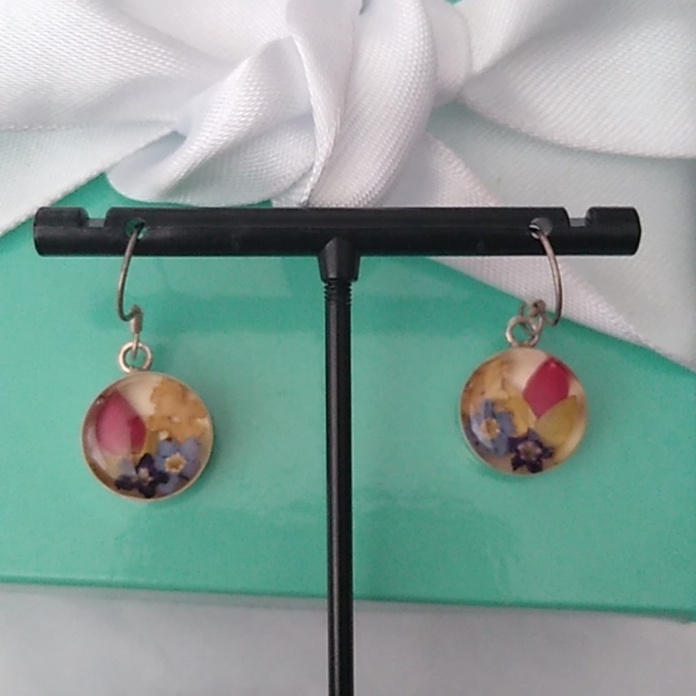 Alpaca Silver Tone Mexico Resin Inlay Flower Petals